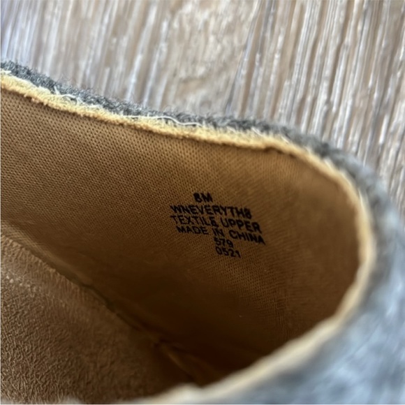 NWOT Nine West Everyth Cozy Mules Gray Silver Metal Chain Size Women’s 8 - Picture 8 of 9